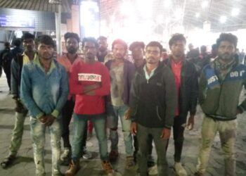*कलेक्टर की संवेदनशीलता और मानवीय पहल रंग लाई*   कर्नाटक के बीजापुर में कटनी के फंसे श्रमिकों की हो रही घर वापसी