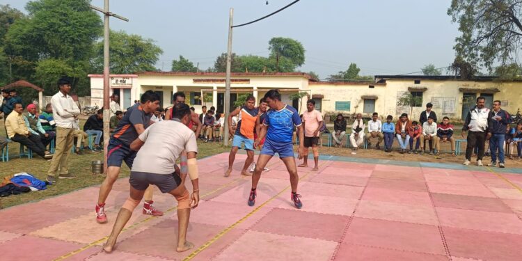कबड्डी स्पर्धा के फायनल में मेजबान नर्मदापुरम जोन ने इंदौर जोन को 42-26 अंकों से पराजित कर विजेता का खिताब जीता