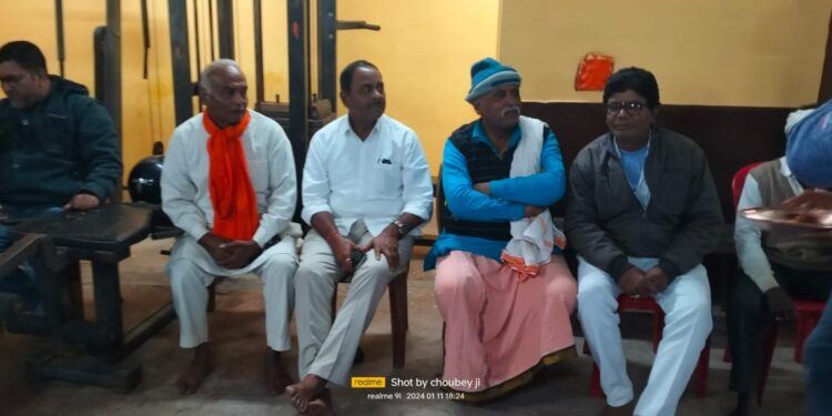 परासिया हनुमान व्यायाम शाला चाँदामेटा में विधायक सोहन वाल्मीकि के हस्ते कुश्ती का हुआ शुभारंभ*