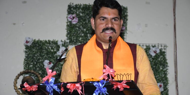 भाजयुमो राष्ट्रीय महामंत्री रोहित चहल ने किया टीकमगढ़ जिला का दौरा