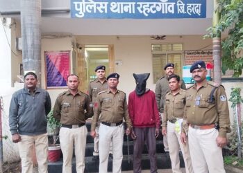 रहटगांव- मासूम से बलात्कार का आरोपी 15 हजार का इनामी आया पुलिस गिरफ्त में