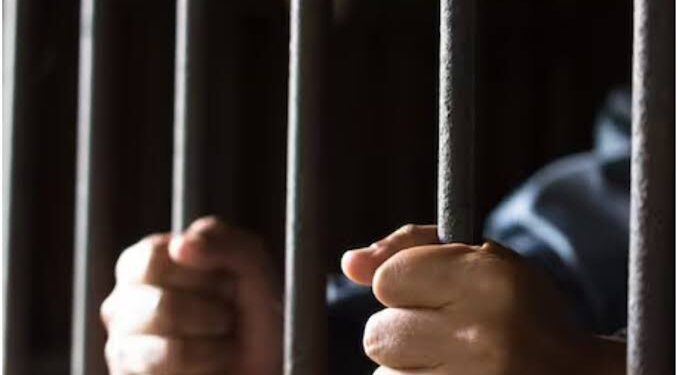 नाबालिग से छेड़छाड के मामले में आरोपी को 3 वर्ष का कारावास ।