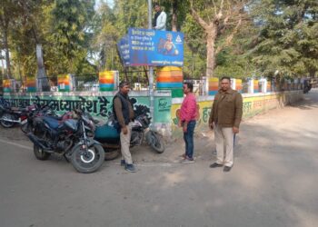 *हेलमेट न पहनने पर ट्रैफिक पुलिस से बहस कर सकते हो यमराज से नहीं*