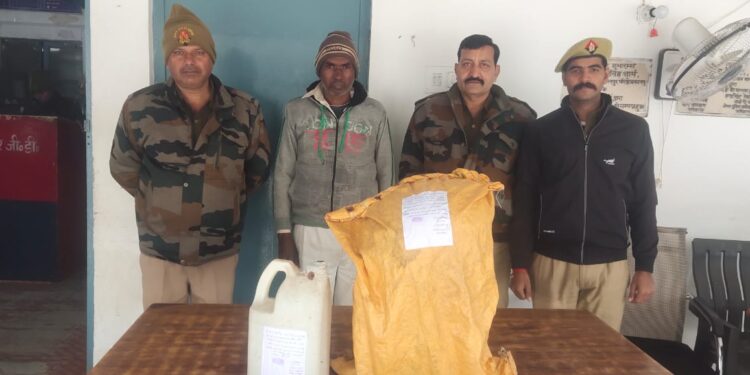 *थाना तालग्राम जनपद कन्नौज थाना तालग्राम पुलिस द्वारा 01 नफर अभियुक्त को मय 05 लीटर कच्ची नाजायज शराब व शराब बनाने के उपकरणों सहित गिरफ्तार किया गया।*