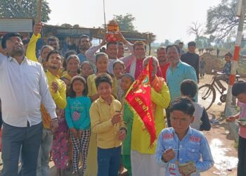 रामभक्तों ने निकाली अक्षत कलश शोभायात्रा,घर घर पहुँचकर दिया आमंत्रण