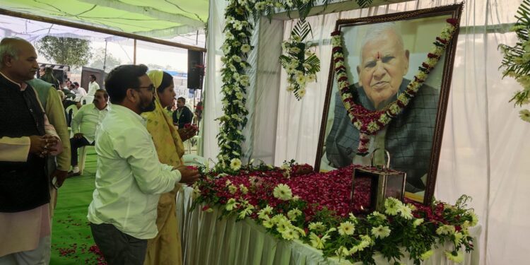 *छत्तीसगढ़ राज्य लोधी समाज के प्रदेश कोषाध्यक्ष विष्णु लोधी,पूर्व सीएम भूपेश बघेल के पिता के दशगात्र कार्यक्रम में हुए शामिल*