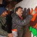 मोदी की अलख जगाते दिखे विधायक दिवार पर खिलाया कमल VIDEO