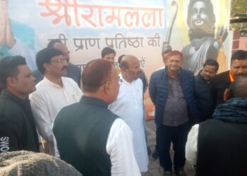 अयोध्या में रामलला प्राण प्रतिष्ठा कार्यक्रम के उपलक्ष में नजरबाग मंदिर टीकमगढ़ के कार्यक्रमों में शामिल हुए केन्द्रीय मंत्री डॉ वीरेन्द्र कुमार एवं निज निवास पर भी किया प्रसाद वितरण