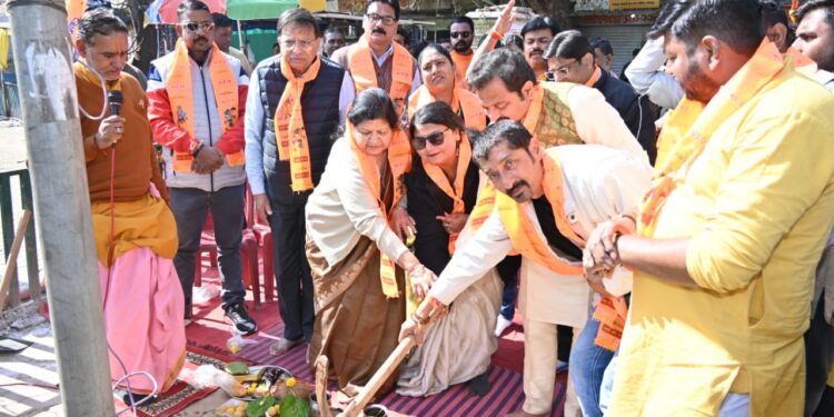 35 लाख की लागत से श्री रामद्वार निर्माण का महापौर श्रीमति प्रीति संजीव सूरी ने किया भूमि पूजन*