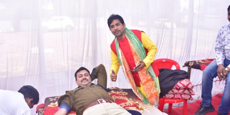 ब्लड कॉल सेंटर रेड क्रॉस पर अनूठे तरीके से मना प्रभु श्री राम का आगमन पर्व