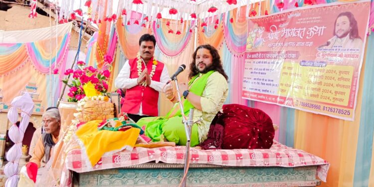 भागवत कथा में सुनाया गोवर्धन पूजा का प्रसंग माखन चोरी कर मटकी फोड़ी व बाल लीलाओं का मनमोहक प्रसंग के साथ भजनों की रही धूम।