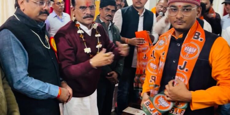 लोकसभा चुनाव की तैयारियो में जुटे विष्णुदत्त, दिग्गज कांग्रेसी के भतीजे को दिलाई भाजपा की सदस्यता