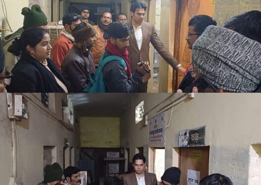 नगरीय निकाय उपनिर्वाचन  कलेक्टर श्री प्रसाद ने किया स्ट्रांग रूम का निरीक्षण