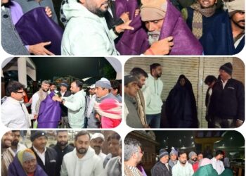 कड़कड़ाती ठंड में देर रात कलेक्टर श्री अनुराग वर्मा निकले नगर भ्रमण पर सेमरिया चौक,शनि मंदिर एवं रेलवे स्टेशन पर खुले स्थानों पर रात्रि विश्राम करने वाले जरुरतमंदों को कंबल वितरण किए