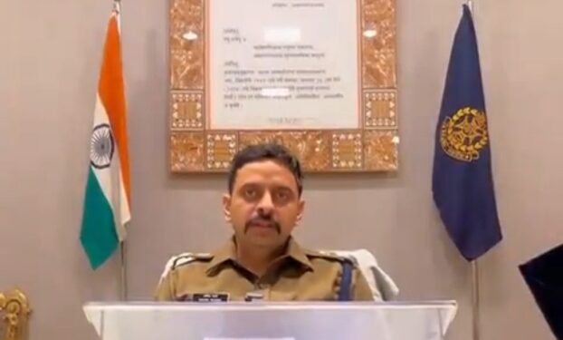 उज्जैन पुलिस के द्वारा सक्रिय आदतन अपराधी  जो लगातार झूठा समाजसेवी और पत्रकार होने का ढोंग रचा कर अवैध वसूली का धंधा कर रहे थे उनके विरुद्ध शिकायत प्राप्त हुई थी।
