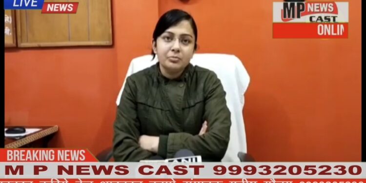 2 दिन पहले घर से खेलने के लिए निकले एक 11 वर्षीय मासूम बालक को किसी अनजान शख्स ने मारकर नदी के पास एक गड्ढे में दफन कर दिया। इस संबध मे नगर पुलिस अधीक्षक श्रीमती ख्याति मिश्रा ने क्या बताया आईऐ सुनते है