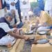 प्रहलाद पटेल मध्य प्रदेश सरकार के मंत्री ने नर्मदापुरम में रोटी बनाकर गौरी शंकर महाराज की समाधि पर भोग लगाया 