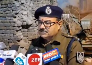 शाजापुर में आज शाम मगरिया क्षेत्र में जुलूस के दौरान हुए विवाद के बाद तीन क्षेत्रों में तत्काल प्रभाव से धारा 144 लगाई गई देखे VIDEO