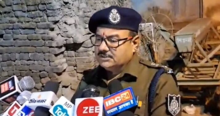 शाजापुर में आज शाम मगरिया क्षेत्र में जुलूस के दौरान हुए विवाद के बाद तीन क्षेत्रों में तत्काल प्रभाव से धारा 144 लगाई गई देखे VIDEO