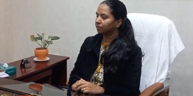 *नगर निगम आयुक्त प्रीति यादव ने पदभार ग्रहण किया* पहली बार जबलपुर नगर निगम आयुक्त की कमान महिला आइएएस के हाथों में देखे VIDEO