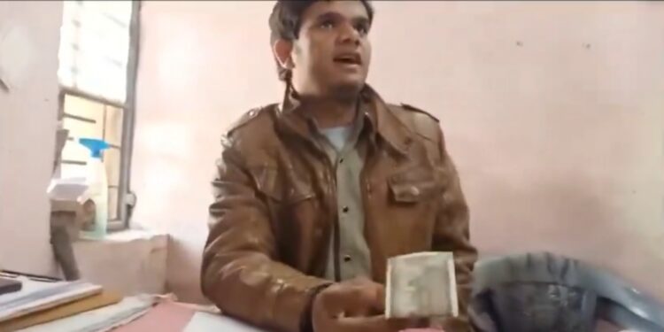 EWS प्रमाण पत्र बनाने के नाम पर 500 रुपए लिए वायरल VIDEO
