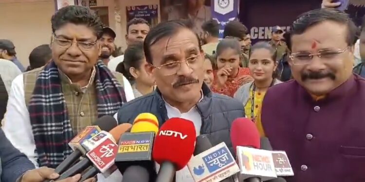 कमलनाथ जी भोपाल के अंदर आराम करे , यहाँ का मौसम बहुत अच्छा है….” – भाजपा प्रदेश अध्यक्ष श्री वीडी शर्मा देखे VIDEO