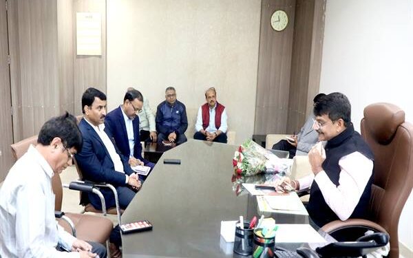 जनसम्पर्क आयुक्त श्री यादव ने पदभार ग्रहण किया