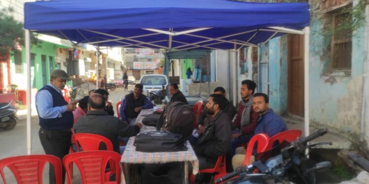नगर निगम कटनी द्वारा लगाये जाने रहे शिविरों में बकाया संपत्तिकर एवं जलकर  जमा करने महापौर निगमाध्यक्ष एवं आयुक्त ने की नागरिकों से अपील