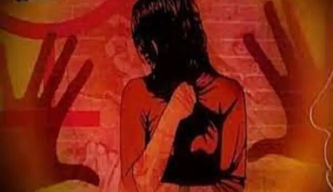 ताबीज बनाकर महिला का किया वशीकरण, फिर दुष्कर्म को दिया अंजाम