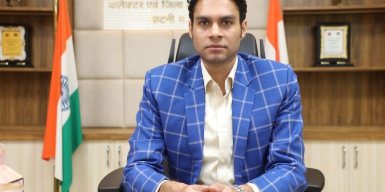 बोर्ड परीक्षायें मण्डल के निर्देशानुसार सुचिता से संपन्न कराये- कलेक्टर श्री प्रसाद