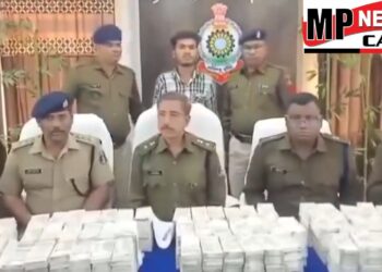 3 करोड़ 80 लाख के नकली नोट बरामद, एक आरोपी को पुलिस ने किया गिरफ्तार
