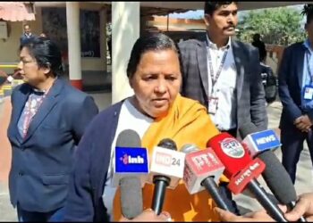 हरदा ब्लाट मामले में उमाभारती ने जताई आतंकवादी कनेक्शन की आशंका,उन्होंने कहा कि, हरदा हमेशा से रहा है सिमी का गढ़,एक अवैध स्थान पर विस्फोटक सामग्री का होना और बनना जांच का विषय है. देखे VIDEO