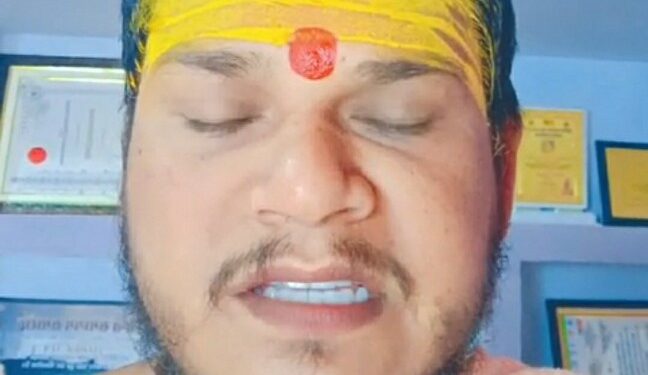 गौवंश हितार्थ के लिए छोडा अन्न और फल आहार अब केवल दूध आहार लेकर नंगे पांव