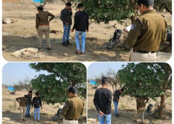 *खुरई में जेल के पास एक युवक पर फायरिंग,4 आरोपी गिरफ्तार*  *खुरई जेल में बंद अपने दोस्त से मिलने आये युवक पर जान लेवा हमला*