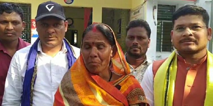 *दलितों के साथ मारपीट को लेकर कोतवाली थाना* *में एट्रोसिटी एक्ट के तहत मामला दर्ज करने की मांग*