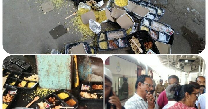 भारत गौरव यात्रा ट्रेन में गुणवत्ताहीन घटिया खाना परोसने पर यात्रियों ने रेलवे प्लेटफार्म पर ही खाना फेंका, महत्वपूर्ण रेलवे जंक्शन पर करीब 45 मिनट तक यात्रियों ने प्लेटफार्म पर किया हंगामा….