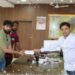 पुलिस अधीक्षक अभिजीत रंजन द्वारा 5000/- रुपये की सहायता राशि प्रदान की गयी साथ ही खिलाड़ियों को टूर्नामेंट जीतने हेतु शुभकामनायें दी गयी।