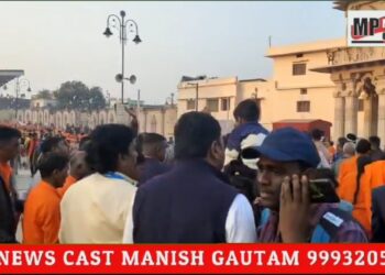 अयोध्या  22 जनवरी को  प्राण प्रतिष्ठा महोत्सव के बाद से 22 फरवरी तक लगभग 60 करोड़ लोगों ने रामलला के दर्शन किए।  श्री राम जन्मभूमि तीर्थ क्षेत्र के कार्यालय प्रभारी प्रकाश कुमार गुप्ता ने बताया कि श्रद्धालुओं ने 20 से 25 करोड़ रुपए दान में दिए।