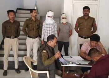 पुलिस की कार्रवाई-गांजा तस्करी करते दो युवकों को पुलिस ने किया गिरफ्तार, दस किलो गांजा,दो पहिया वाहन,मोबाइल जब्त।