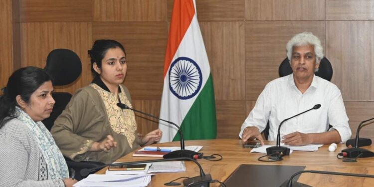 गेहूँ उपार्जन के लिए खरीदी केन्द्रों के निर्धारण में अपनायें पूरी पारदर्शी प्रक्रिया कलेक्टर ने ली उपार्जन समिति की बैठक