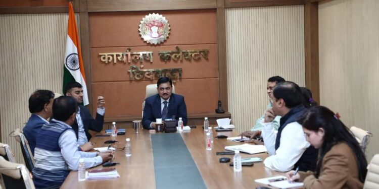 नवागत कलेक्टर श्री शीलेन्द्र सिंह ने पदभार ग्रहण करने के बाद
