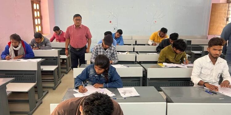 मंडल परीक्षा के आज समाजशास्त्र प्रश्न पत्र पर परीक्षा संपन्न हुई