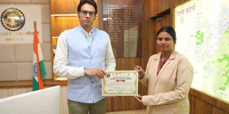 मंगलवार को आयोजित फाइलेरिया क्विज प्रतियोगिता में पिपरिया परौहा निवासी मुस्कान रहीं प्रथम