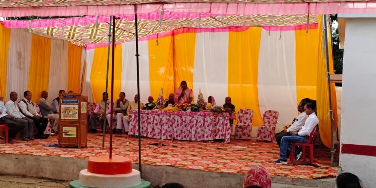 नेगाई स्कूल से श्री मति करुणा राय को सेवानिवृत्त होने पर विदाई दी