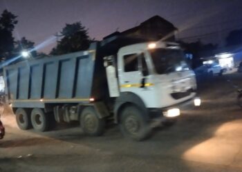 शासन से रेत का अवैध परिवहन रुक नहीं रहा है