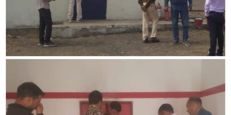 मध्य प्रदेश के हरदा में हुए हादसे के बाद जगा प्रशासन..! नगर के बीचो-बीच संचालित हो रही है पटाखे की दुकानें…।