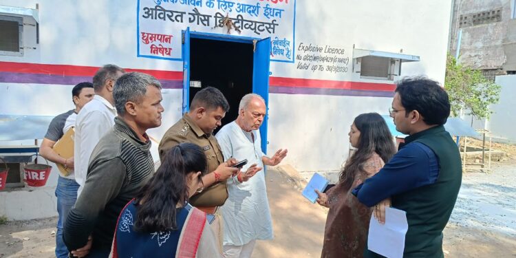 कलेक्टर सोनिया मीना के निर्देश पर संवेदनशील गैस गोदामो सहित पेट्रोल पंपो के निरीक्षण से मचा हड़कंप,सिटी मजिस्ट्रेट, एसडीएम,एसडीओपी,तहसीलदार सहित सीएमओ ने किया सघन निरीक्षण…