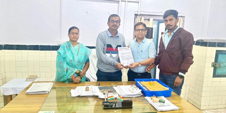 छिंदवाड़ा जोनल सदस्य सत्येन्द्र ठाकुर के नेतृत्व मे प्रतिनिधि मंडल ने रेलवे के सहायक मंडल अभियंता से भेट की*