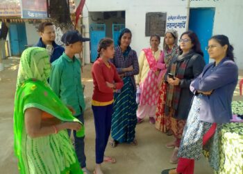 *दुर्घटना के दौरान जल गये दस्तावेज फिर से दिलाये गये*
