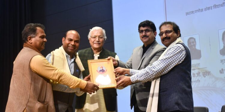 छिंदवाड़ा निवासी डॉ. अरुण खोबरे “राष्ट्र गौरव सम्मान” से सम्मानित,*